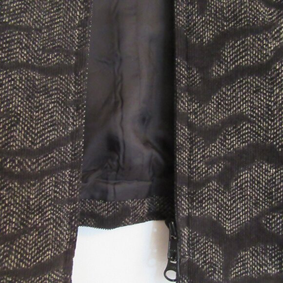 SIMON CHANG Velour Jacket with Zipper Front and Pockets - Picture 4 of 7